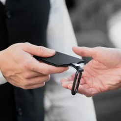 ETUI NA KARTĘ SPIGEN TESLA AIR FIT CARD HOLDER 2 PACK