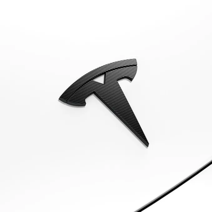 OSŁONA NA PRZEDNIE LOGO ZNACZEK SPIGEN TESLA MODEL 3 2024 FRONT EMBLEM LOGO FULL COVER CARBON