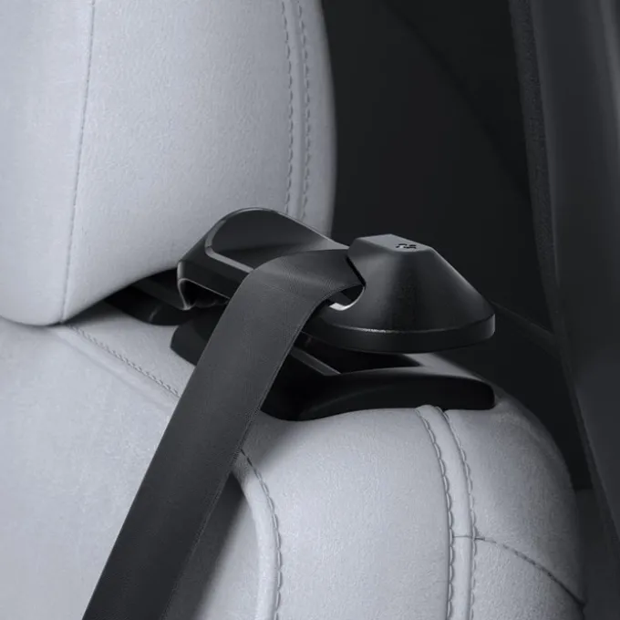 UCHWYT DO PASÓW BEZPIECZEŃSTWA SPIGEN TESLA MODEL Y BACKSEAT SEATBELT HOLDER BLACK