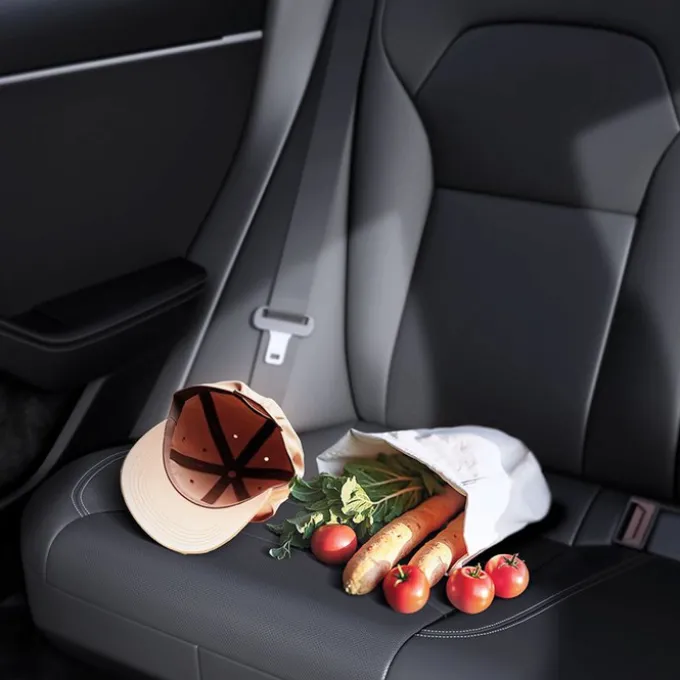 UCHWYT NA SIEDZENIE SPIGEN TESLA MODEL Y/3 CZARNY